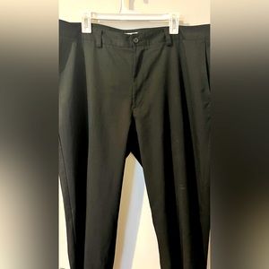 IZOD Men’s GOLF Pants 42 x 30 Black classic excellent quality